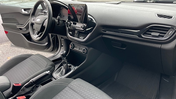 Ford Fiesta 13 of 21
