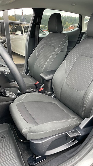 Ford Fiesta 18 of 21
