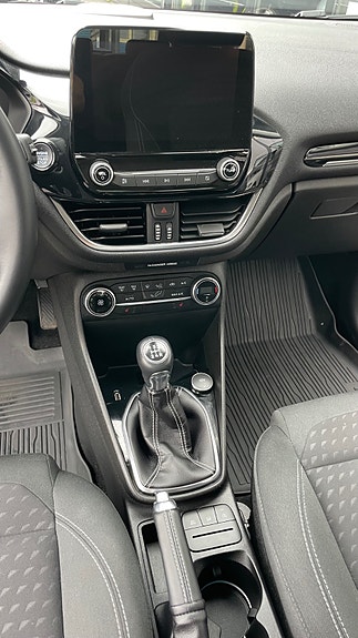 Ford Fiesta 14 of 21