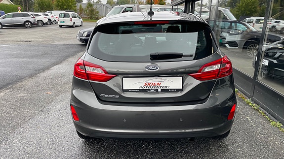 Ford Fiesta 8 of 21