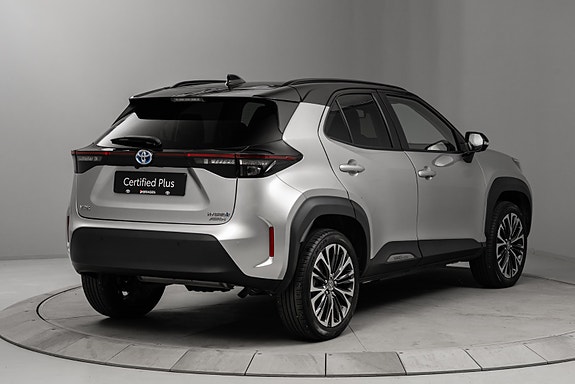 Toyota Yaris Cross 4 of 30