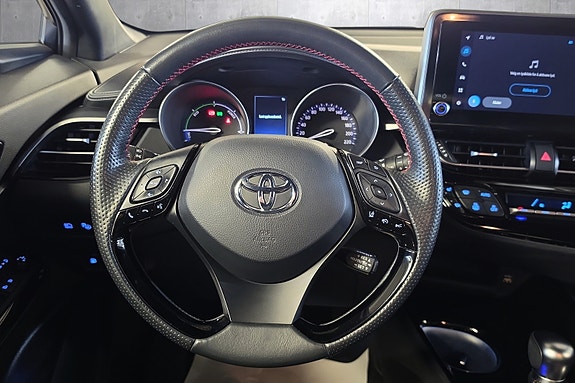 Toyota C-HR 12 of 23