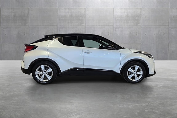 Toyota C-HR 6 of 23