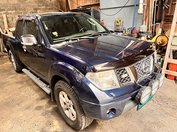 Nissan Navara 2 of 25