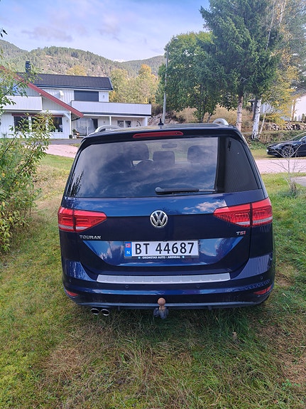 Volkswagen Touran 4 of 10