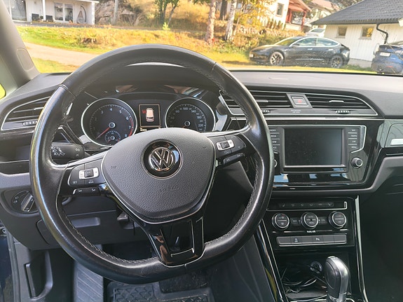 Volkswagen Touran 6 of 10