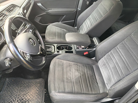 Volkswagen Touran 7 of 10