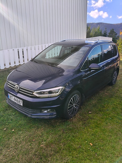 Volkswagen Touran 3 of 10