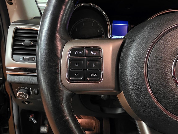 Jeep Grand Cherokee 23 of 30