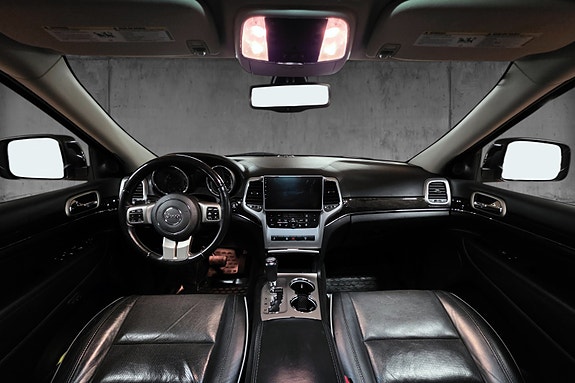 Jeep Grand Cherokee 14 of 30