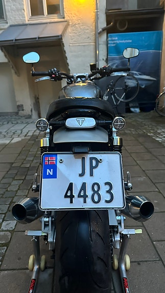 Triumph Speed Twin 1200 10 of 13