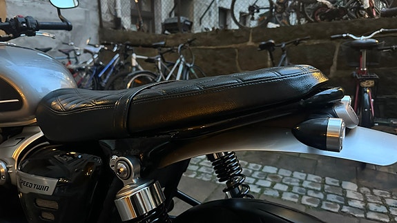 Triumph Speed Twin 1200 11 of 13