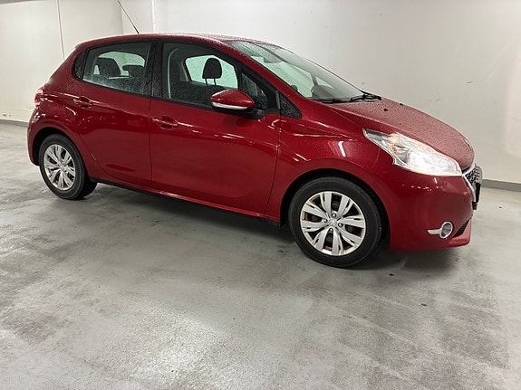 Peugeot 208 2 of 30