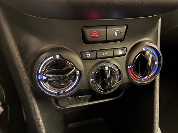 Peugeot 208 18 of 30
