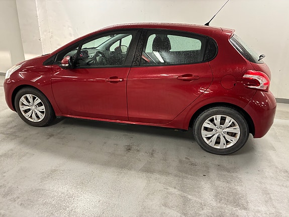 Peugeot 208 8 of 30