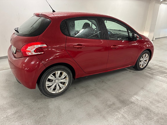 Peugeot 208 5 of 30