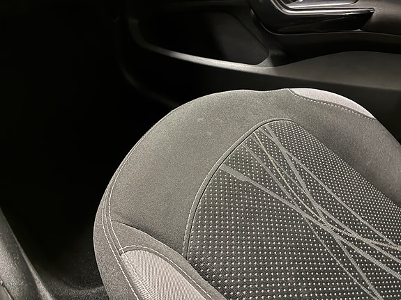 Peugeot 208 21 of 30