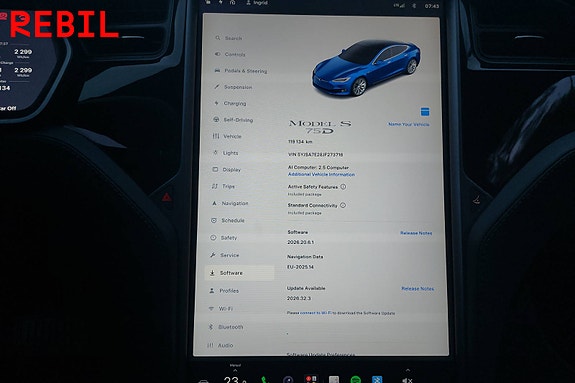 Tesla Model S 10 of 12