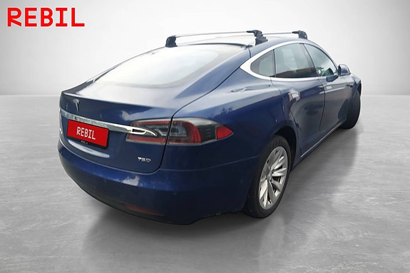 Tesla Model S 4 of 12