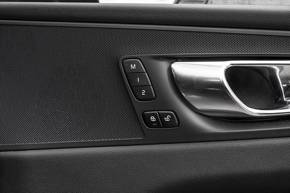 Volvo XC60 25 of 26