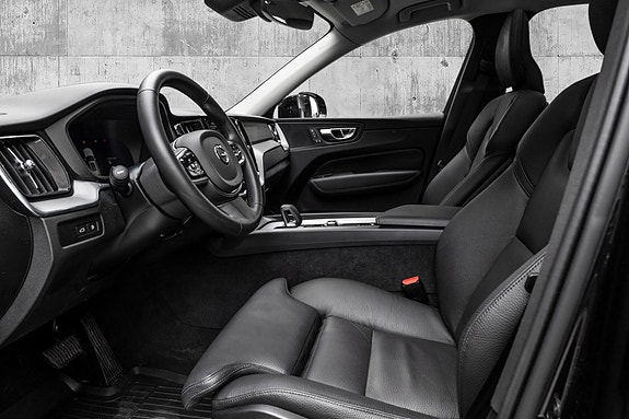 Volvo XC60 10 of 26