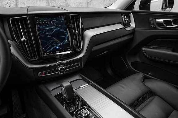 Volvo XC60 17 of 26