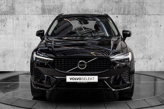 Volvo XC60 3 of 26