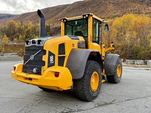 Volvo L90G 4 of 11