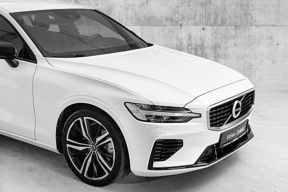 Volvo S60 2 of 28