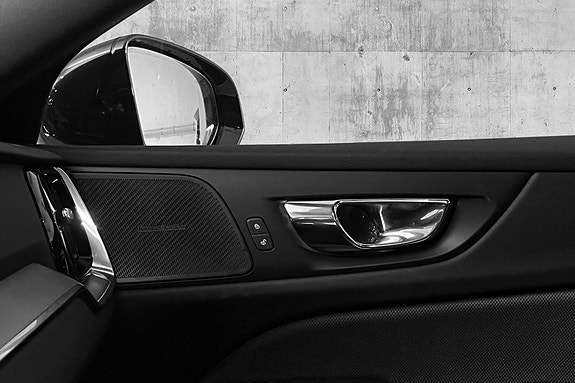 Volvo S60 19 of 28