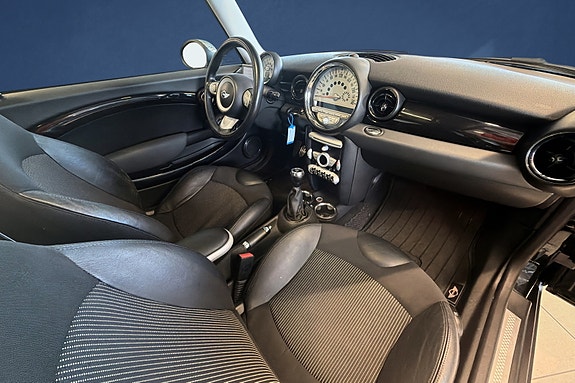 MINI Cooper S 12 of 18