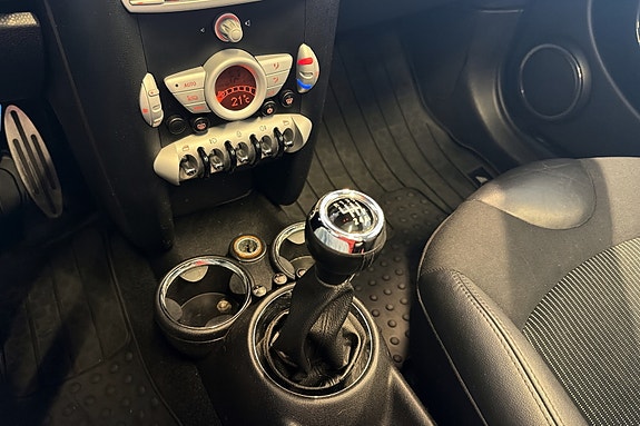 MINI Cooper S 17 of 18