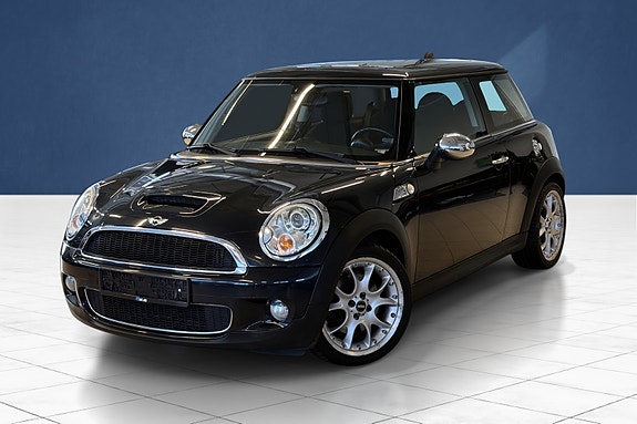 MINI Cooper S 8 of 18