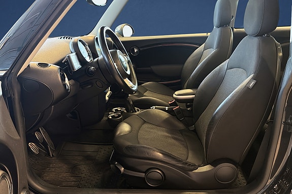 MINI Cooper S 11 of 18