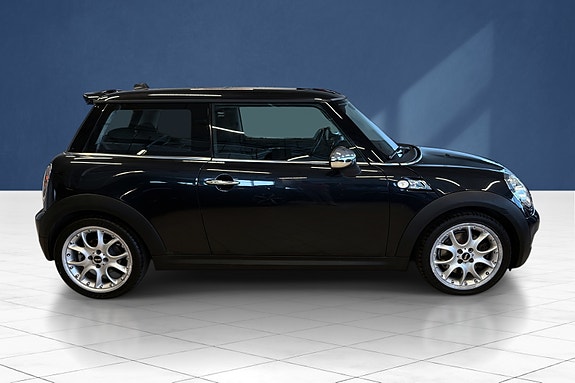 MINI Cooper S 2 of 18