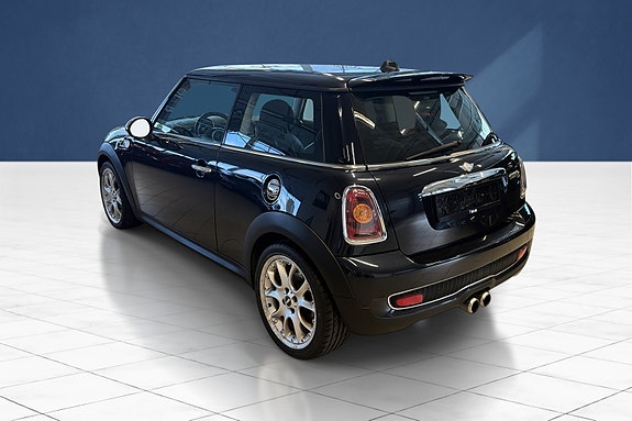 MINI Cooper S 6 of 18