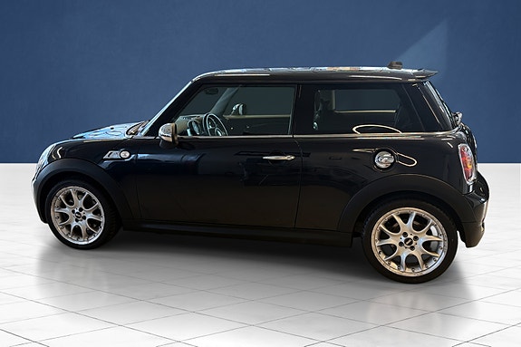 MINI Cooper S 7 of 18