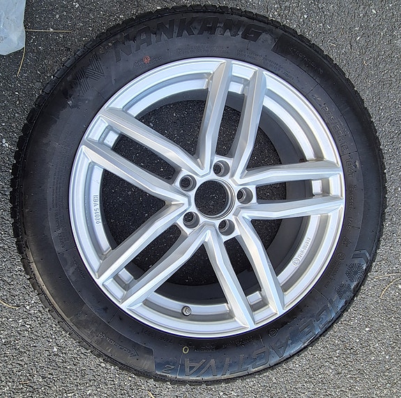 Mercedes-Benz EQA250 11 of 23