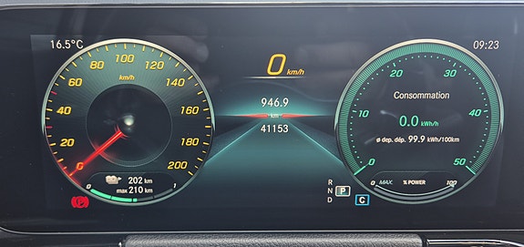 Mercedes-Benz EQA250 18 of 23