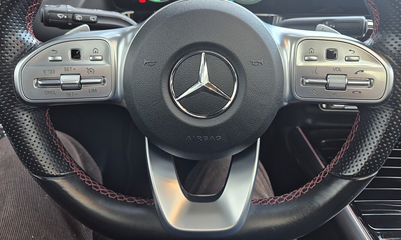 Mercedes-Benz EQA250 17 of 23