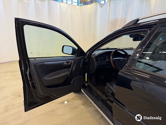 Volvo XC70 9 of 10