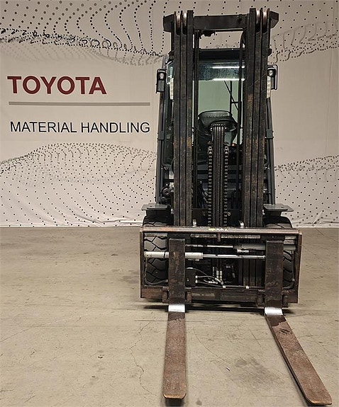 Toyota 52-8FDF30 3 of 4