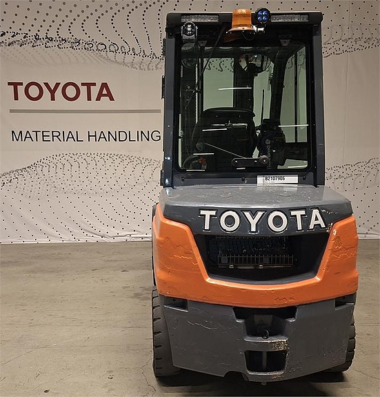 Toyota 52-8FDF30 2 of 4