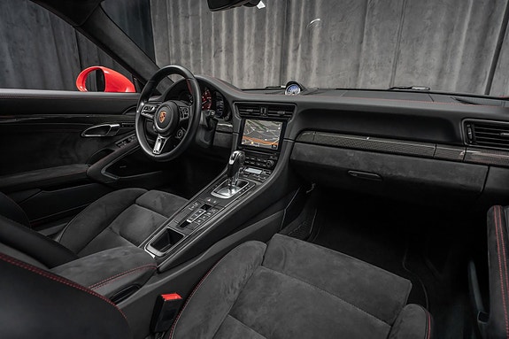 Porsche 911 18 of 30