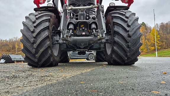 Massey Ferguson 7 S 210 EX 2 of 12