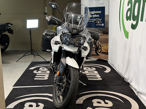 Triumph Tiger 800 XRx LOW // Fullt veskesett 11 of 25