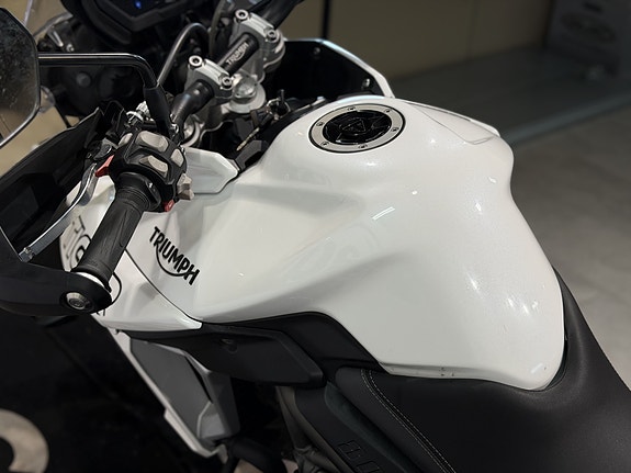 Triumph Tiger 800 XRx LOW // Fullt veskesett 19 of 25