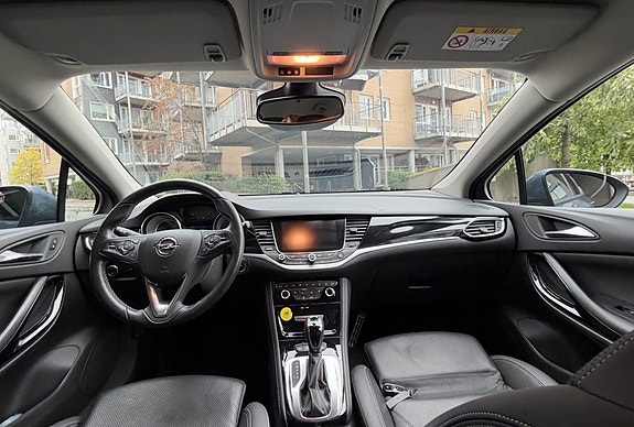 Opel Astra 2 of 10