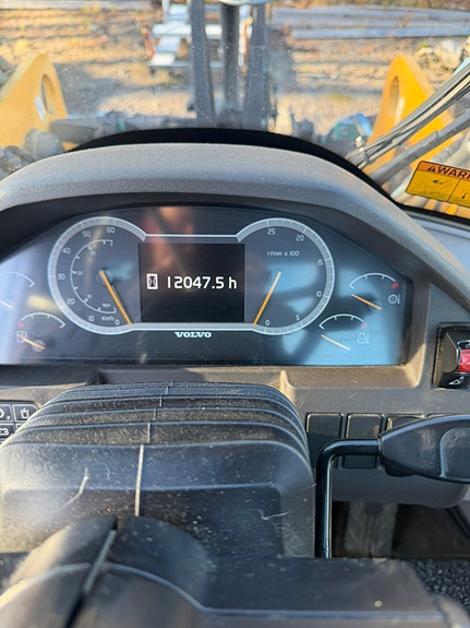 Volvo L120H 10 of 18