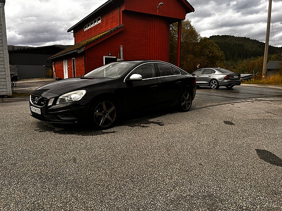 Volvo S60 2 of 14